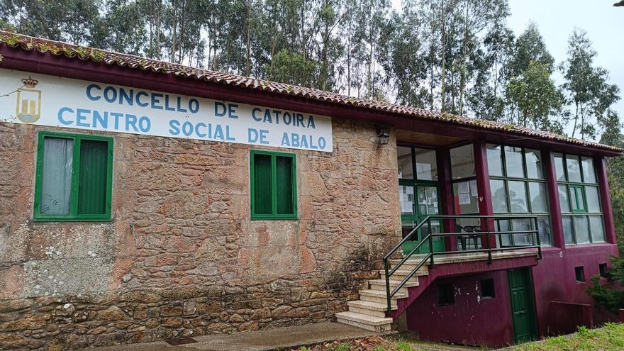 Castaño pretende recuperar el viejo centro sociocultural de Abalo