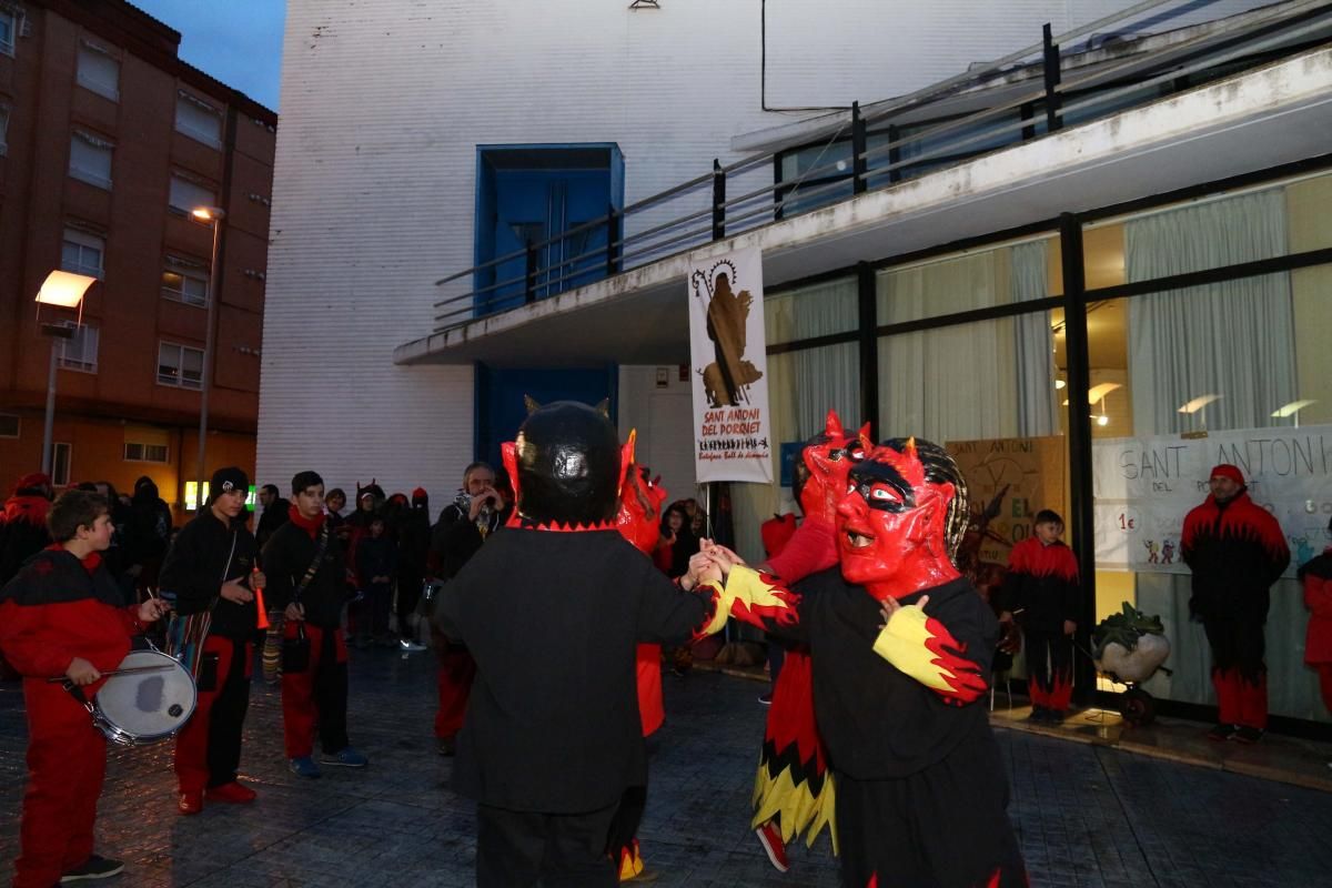 El Grao rinde honores a Sant Antoni