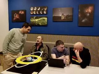 La Sociedad Astronómica Asturiana Omega aguarda por el eclipse solar total del 12 de agosto (en imágenes)