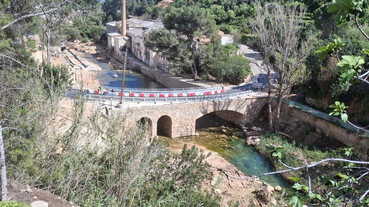 Vista aérea del puente de la Jarra, ya reparado y reabierto.