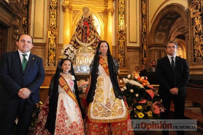 Ofrenda floral a la Virgen de las candidatas a Reina de la Huerta