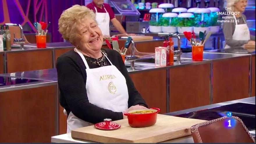 Aurelia Matellán se parte de risa en MasterChef Abuelos.