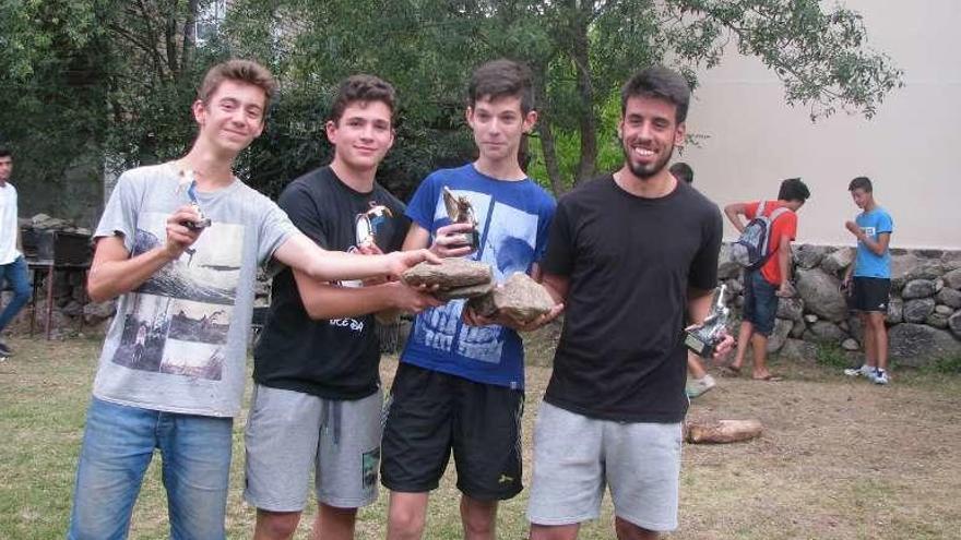 Ganadores del juego tradicional de los bolos.