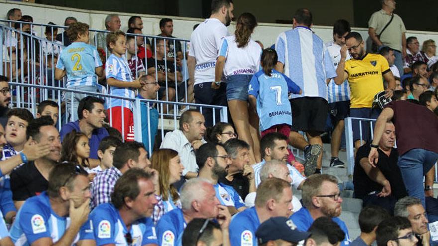 Muchos aficionados abandonaron La Rosaleda cuando el Leganés marcó el segundo gol.