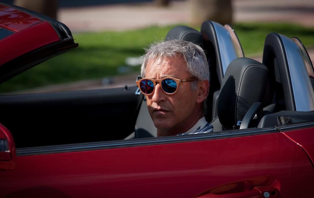 Pepe Barba, a bordo de uno de los tantos coches a los que se ubió durante su carrera profesional.