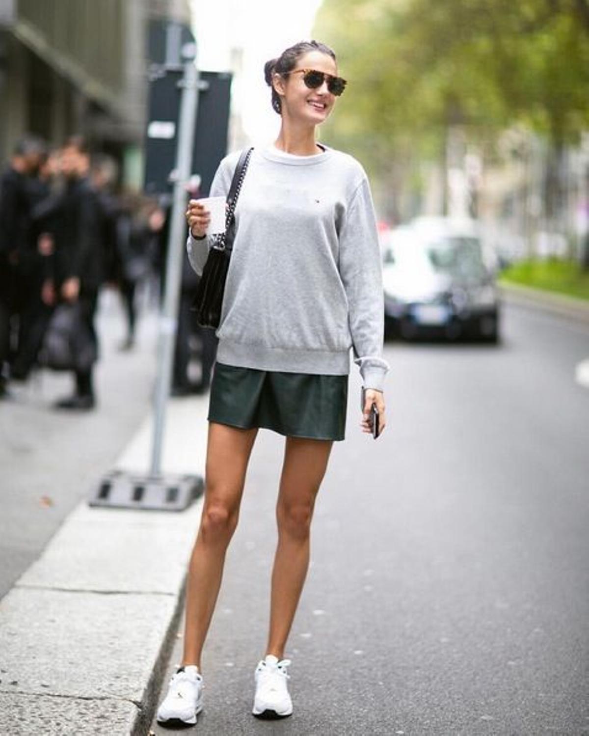 Las zapatillas blancas de Blanca Padilla