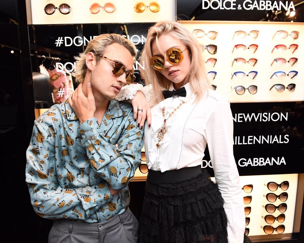 La fiesta millennial de D&amp;G en Los Ángeles: Brandon Thomas Lee y Pyper America Smith