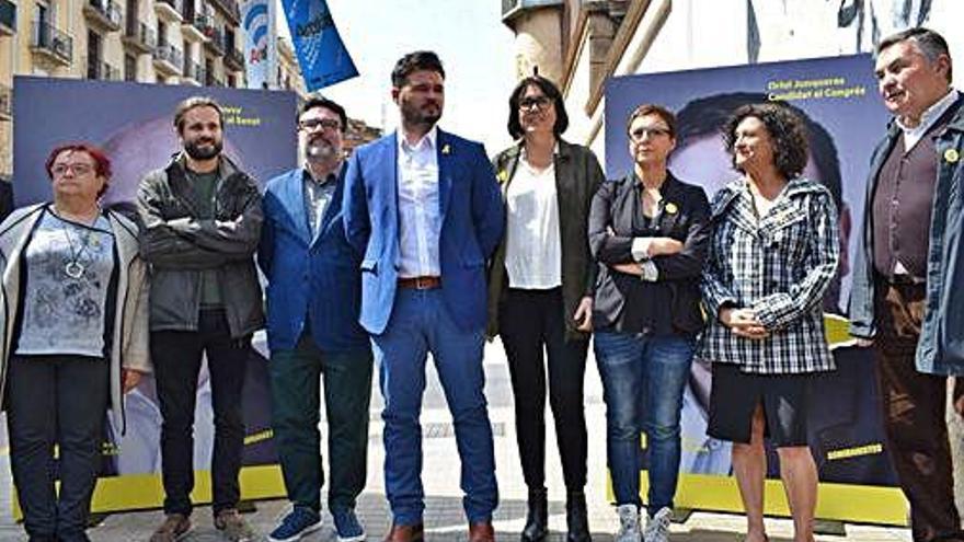 Montse Bassa, amb Rufián i altres candidats republicans.