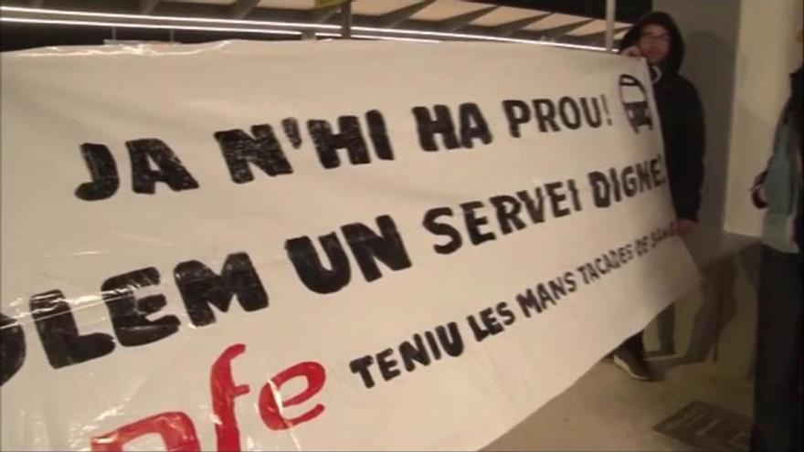 Usuaris de Renfe inicien una vaga de bitllets per exigir millores al servei