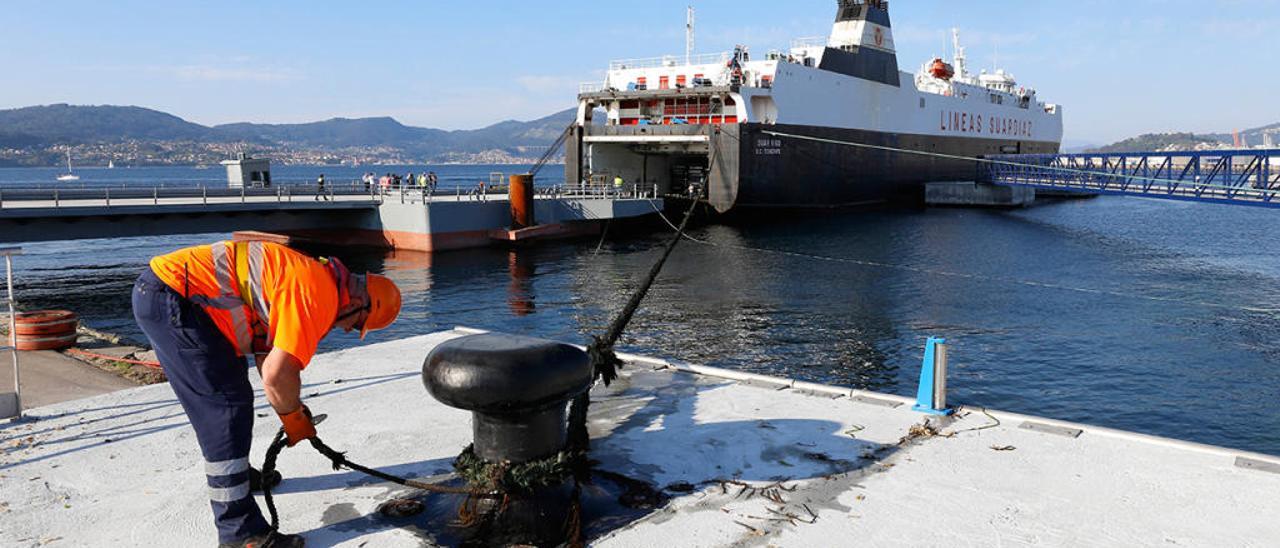 La línea de Suardiaz de la autopista del mar Vigo - Francia // FARO