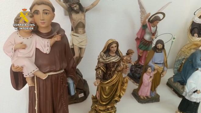 Imágenes robadas en cementerios de Orihuela y Murcia recuperadas por la Guardia Civil