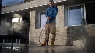Un veí d'Artés busca sortides a l'excedent d'un sistema de reutilització d'aigua que ha dissenyat per a casa seva