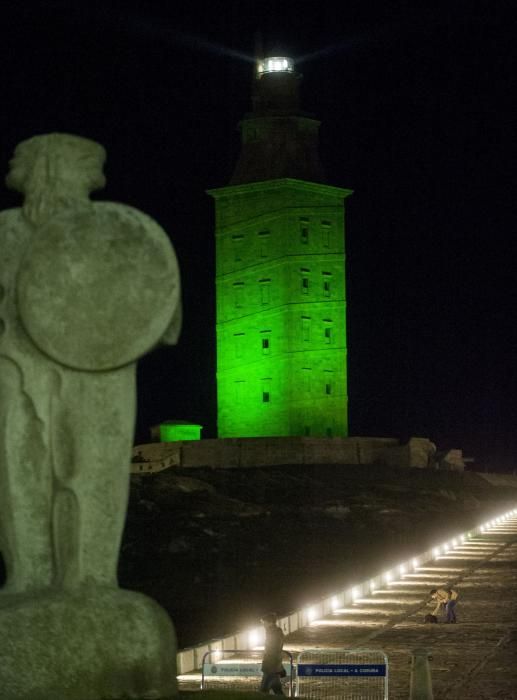 La Torre de Hércules, de verde por San Patricio