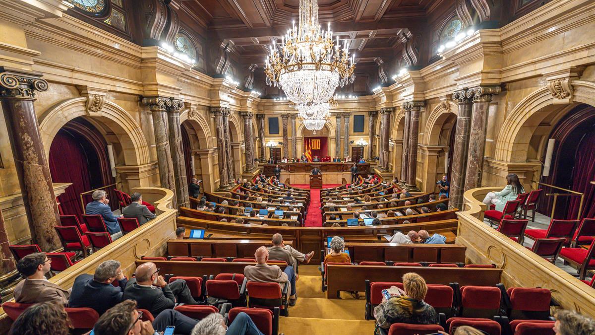 El Govern dispara la aprobación de decretos mientras cae en picado la elaboración de leyes en el Parlament