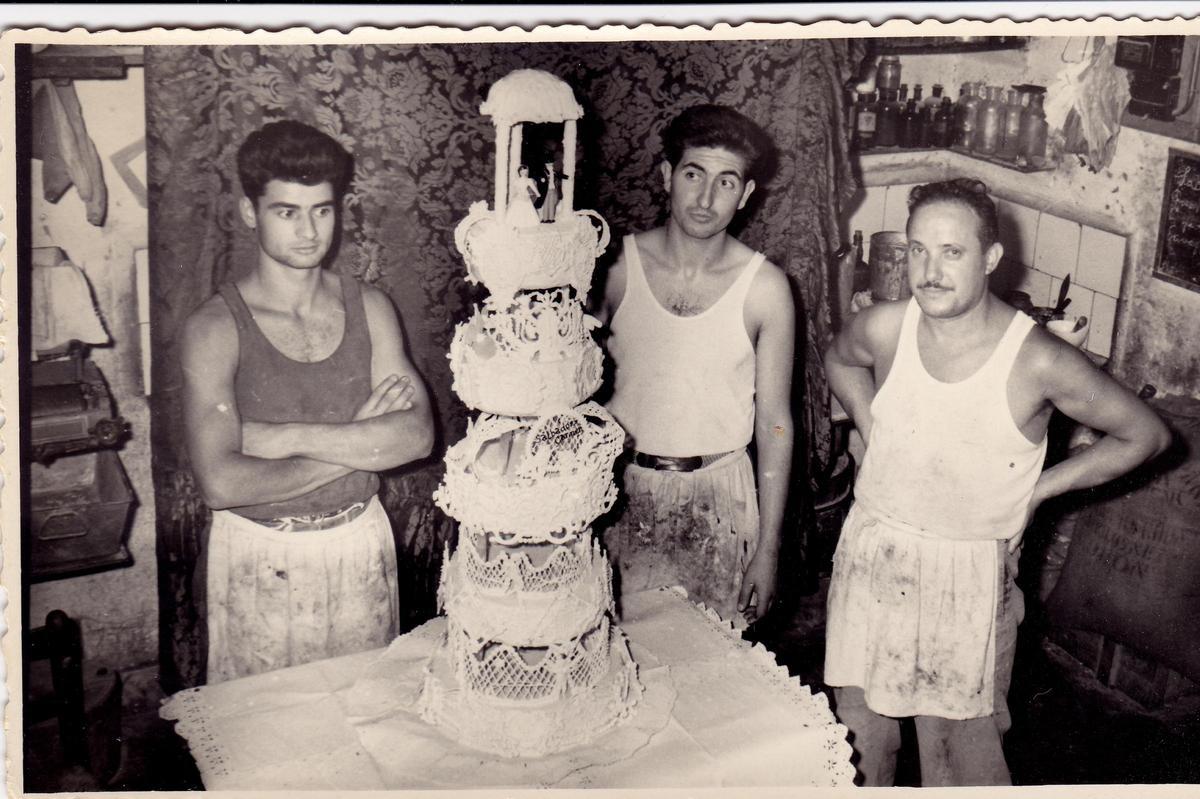 Pastís de casaments elaborat per treballadors de la tercera generació del negoci.