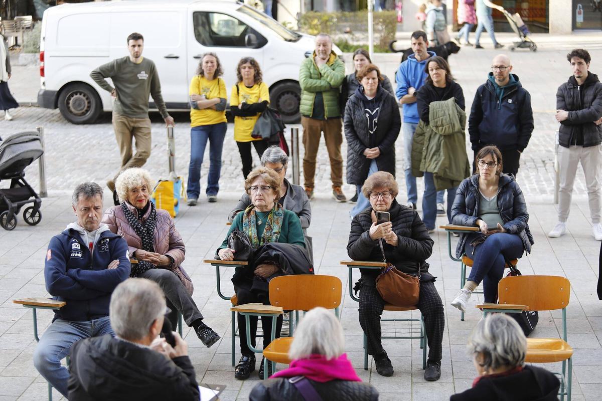 Girona. Seu Generalitat. Roda de premsa dels docents gironins que es manifestaran dijous per reclamar millores despres de l'acord insuficient entre Educacio i els sindicats CCOO i UGT.