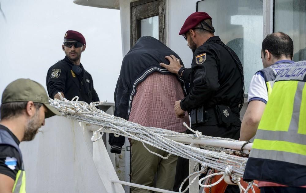 Llega el barco de la droga de Charlín