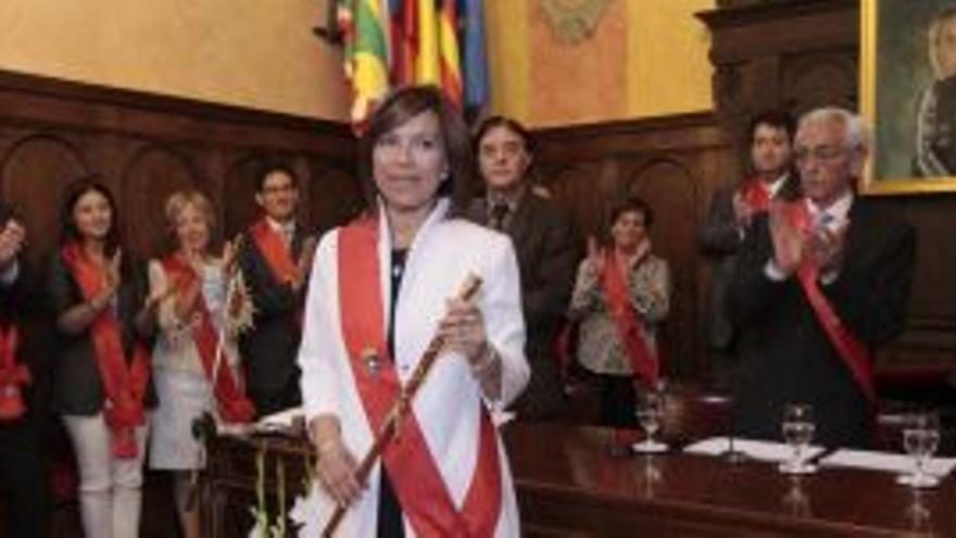 Ana Alós, elegida alcaldesa de Huesca con la abstención del PAR