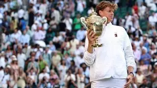 Un Sinner de cien se queda con el trono de Wimbledon y alza su quinto Grand Slam