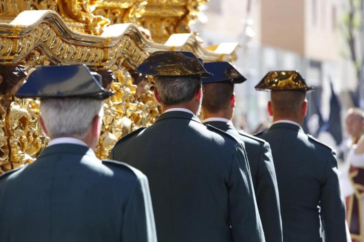 Una tarde primaveral envuelve a las cofradías el Lunes Santo