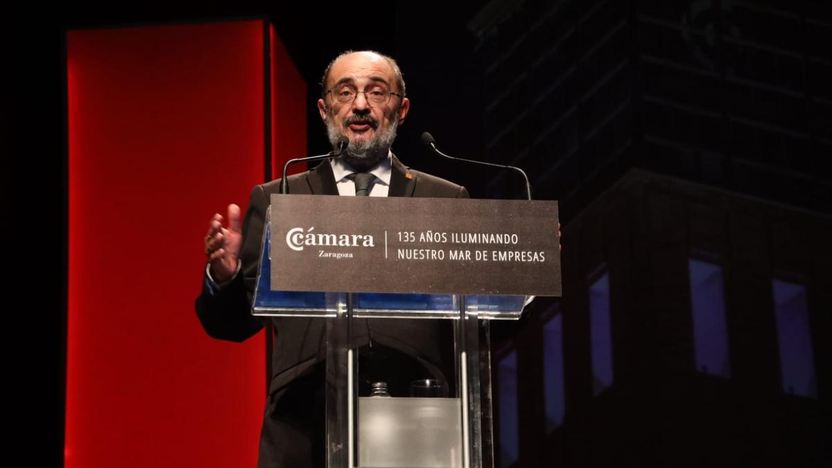 Javier Lambán durante el acto en la Cámara de Comercio