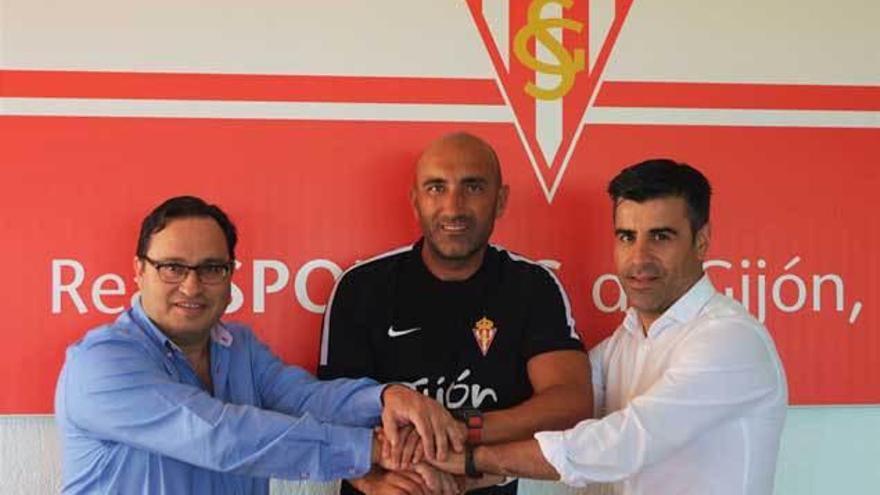 Javier Fernández, Abelardo y Nico Rodríguez sellan la renovación.