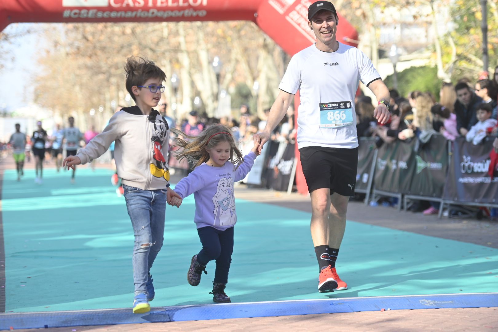 Las mejores fotos: Búscate en la galería de imágenes de la 39ª Media Maratón de Castelló