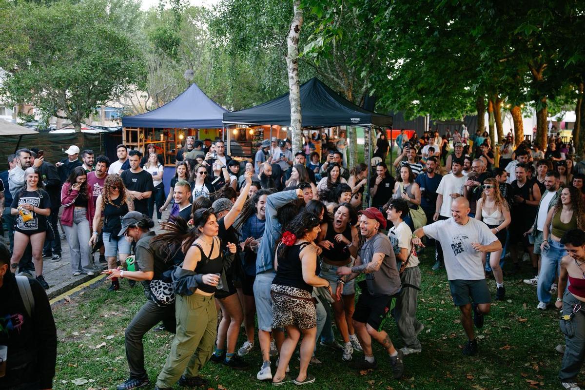 Asistentes al festival Millo Verde celebrado en Cesantes.