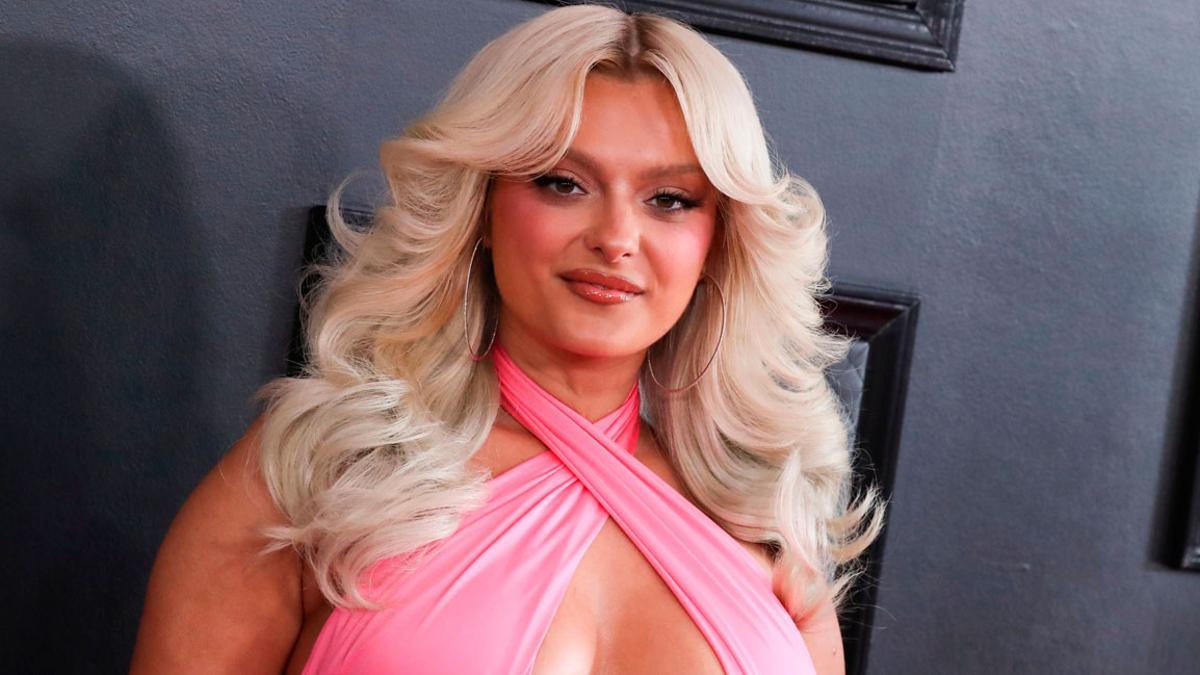 Bebe Rexha, víctima de sus fans: golpeada por un móvil en un concierto