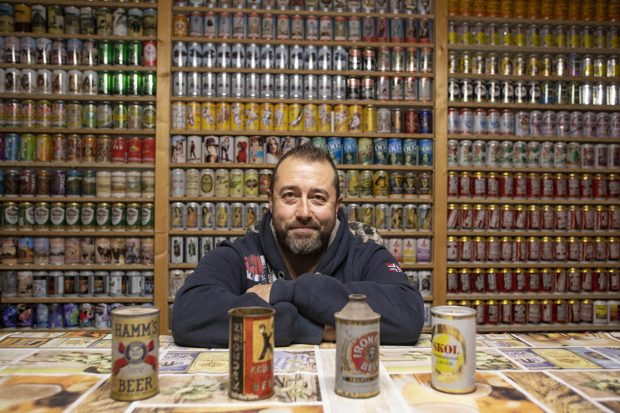 David Fortea atesora en Quesa la mayor colección de latas de cerveza de España