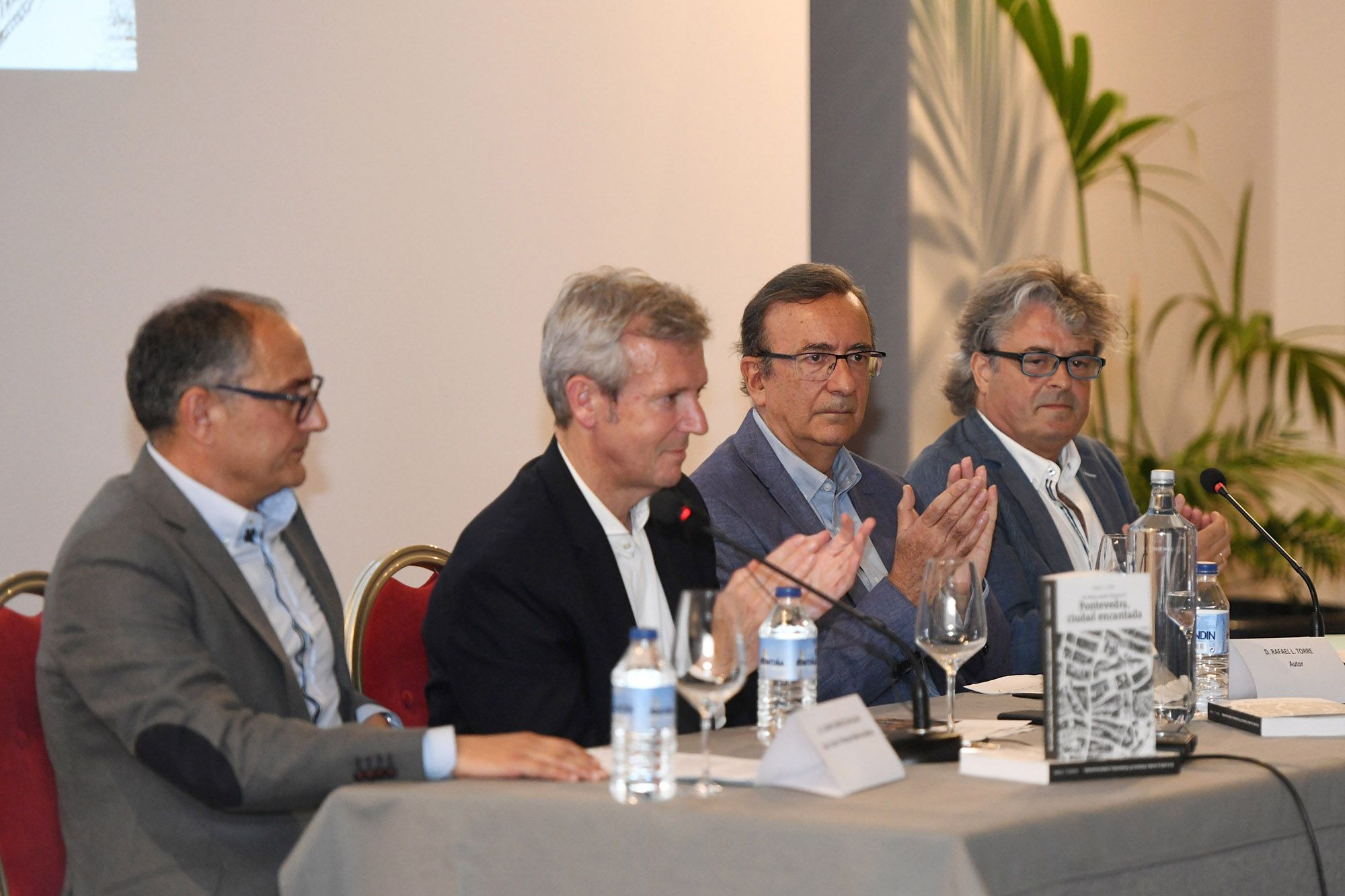 FARO presenta el libro Pontevedra, ciudad encantada, de Rafael L. Torre