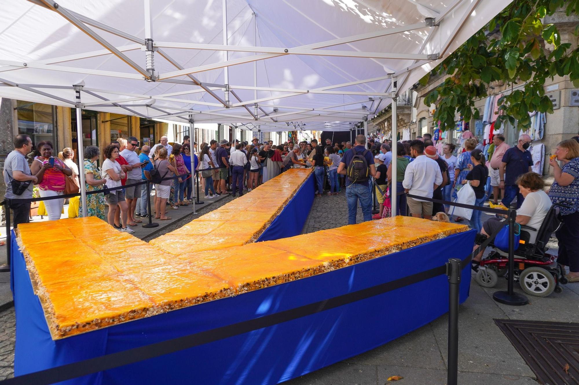 Valença crea la flecha más grande (y dulce) del Camino de Santiago