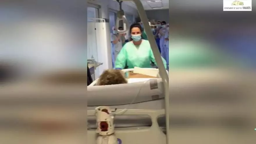 La UCI del Hospital Comarcal de Vinaròs despide a su último paciente con coronavirus