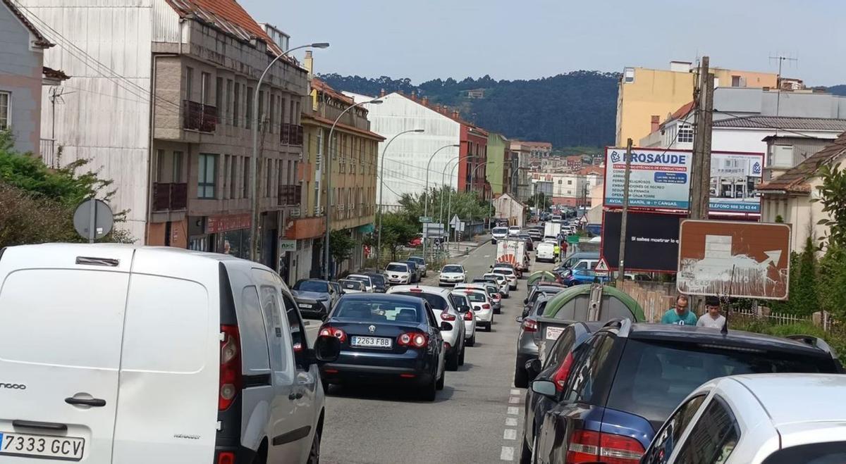 Uno de los accesos cortados al corredor en Ameixoada. | G.N.
