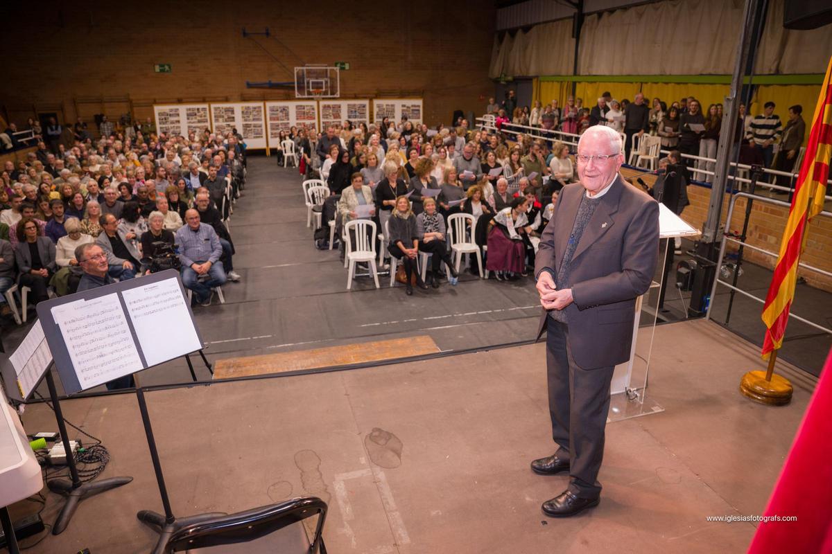 Mossèn Josep Solà a l'acte d'aquest diumenge al pavelló de Puig-reig