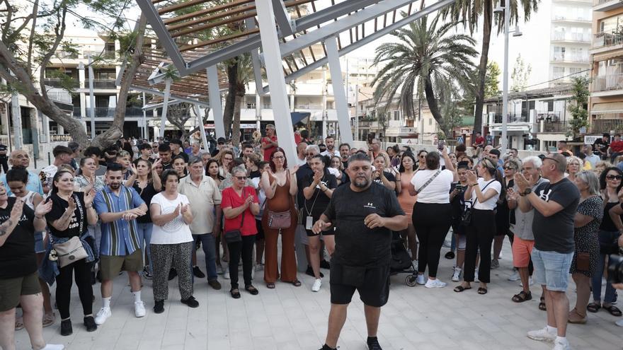 Protesta vecinal en s&#039;Arenal: un centenar de personas pide más seguridad en el barrio un día después del intento de linchamiento a argelinos