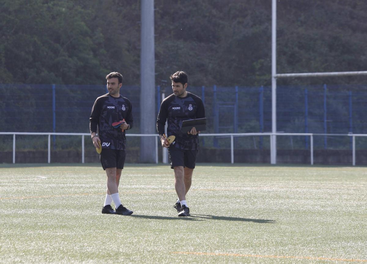 EN IMÁGENES: Así ha sido el primer entrenamiento de Lolo Escobar al frente del Avilés EN IMÁGENES: Así ha sido el primer entrenamiento de Lolo Escobar al frente del Avilés