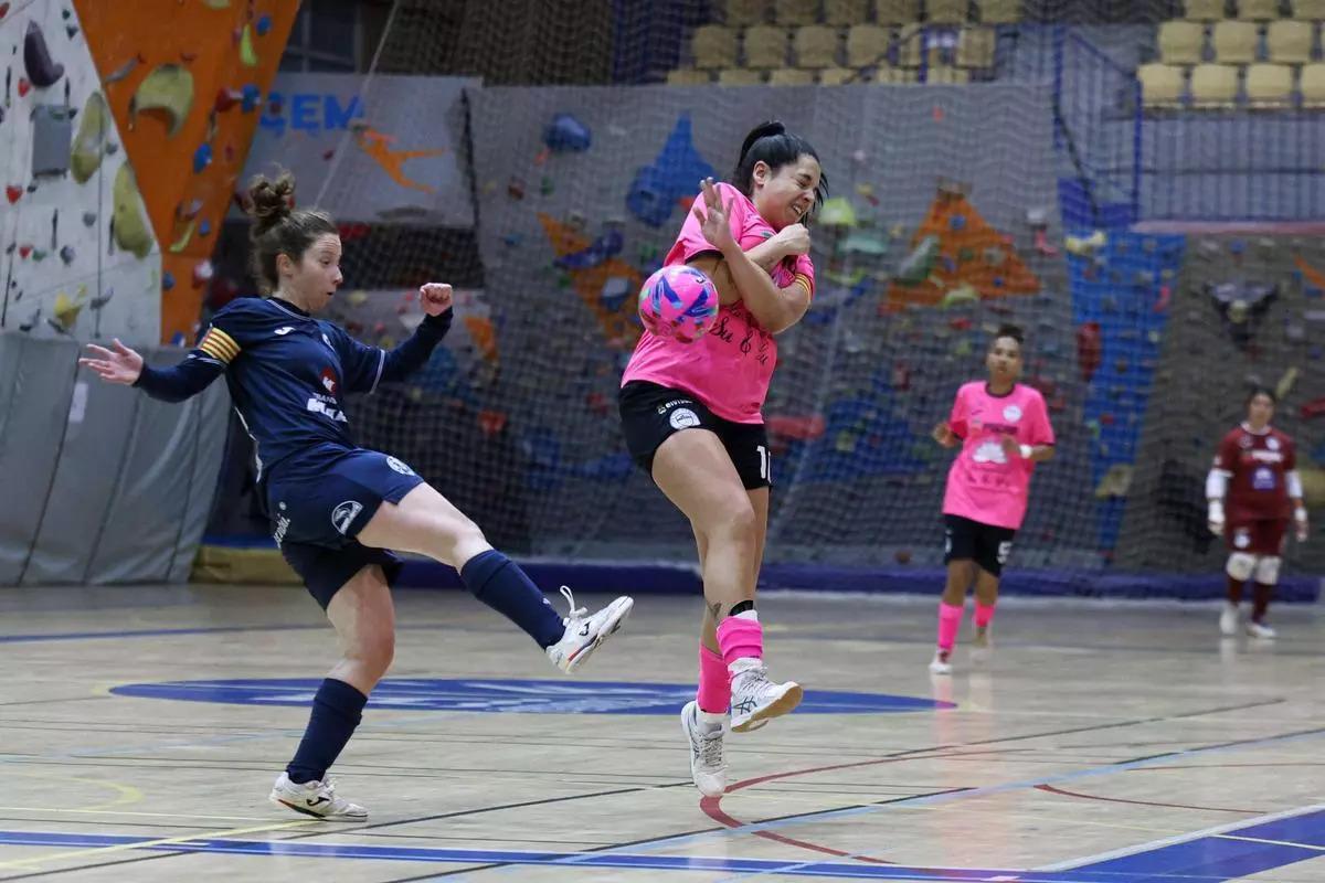 Imagen de un lance del partido entre el San Pablo-Eivissa y el Nou Turia.