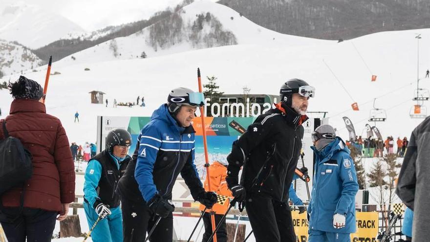 Felipe VI, ayer, en Formigal.