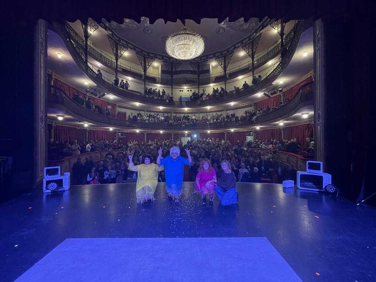 La alegría tras la función.