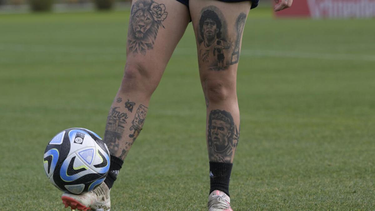 Detalle de los tatuajes de Yamila Rodríguez, entre los que está el de Cristiano Ronaldo.