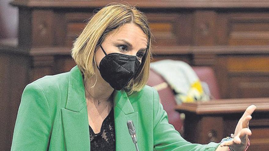 Noemí Santana recibe insultos por avisar que suben las denuncias de violencia de género con el derbi canario