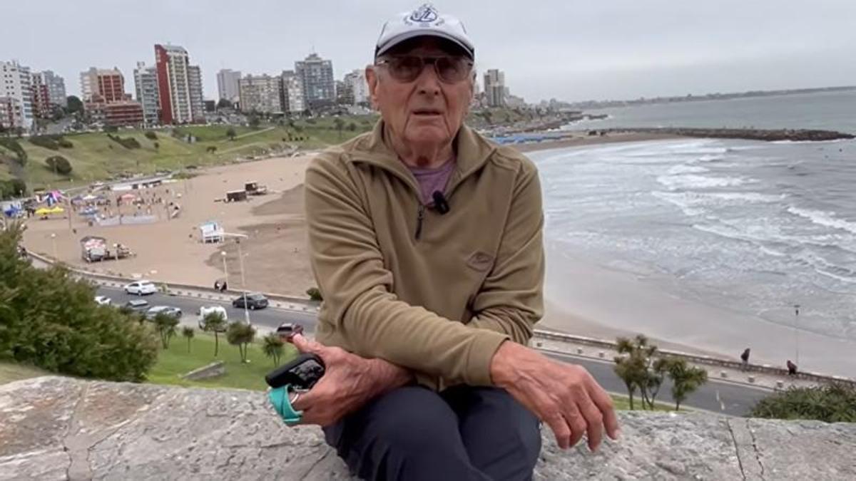 Carlos (87 años) superó un problema de salud hace unos años y tomó la decisión de salir a viajar.