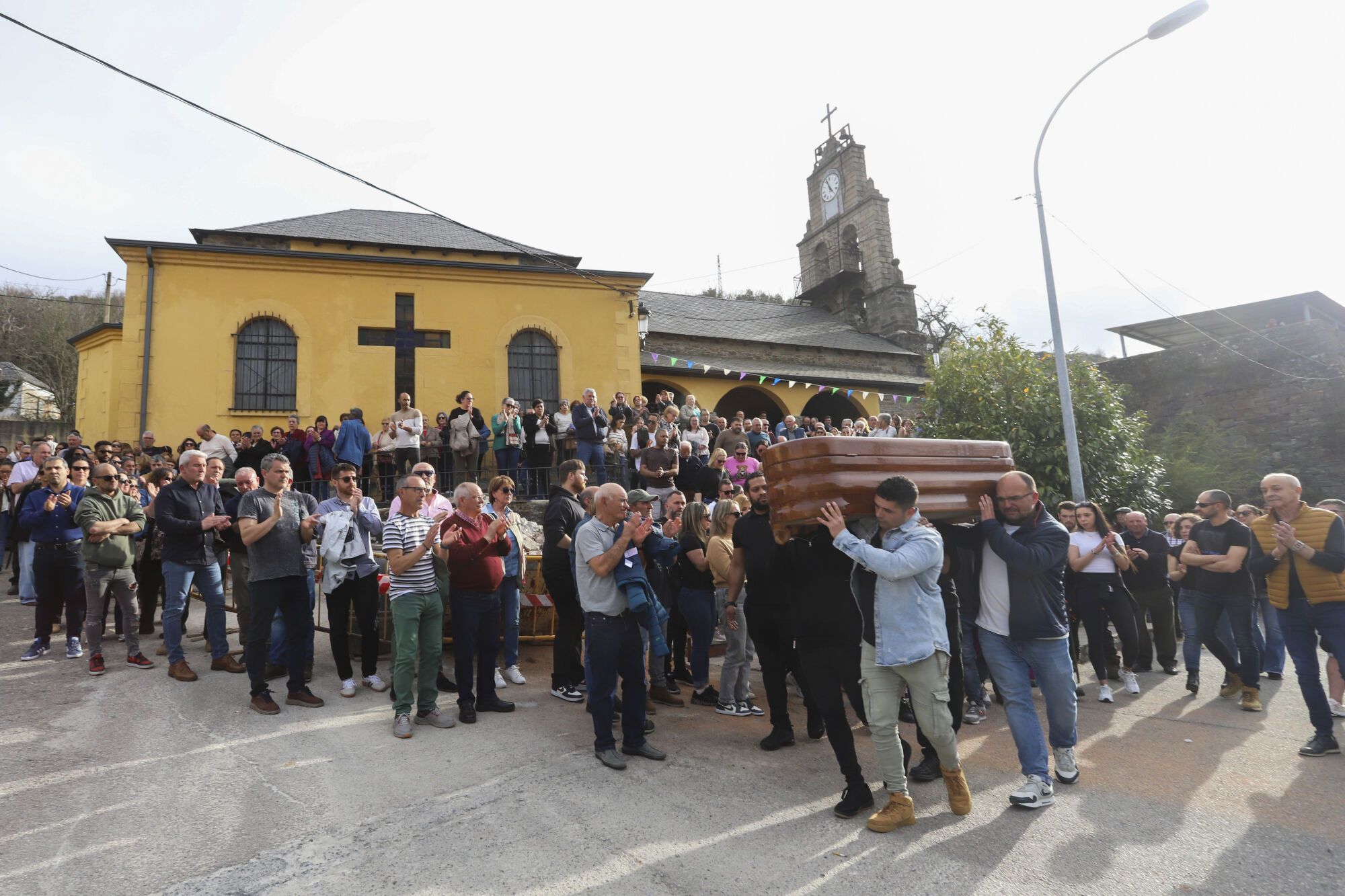 Funeral en Torre del Bierzo (León) de David Álvarez, uno de los mineros fallecidos en el accidente de Cerredo