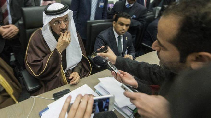 La OPEP decide el primer recorte de la producción de petróleo en ocho años