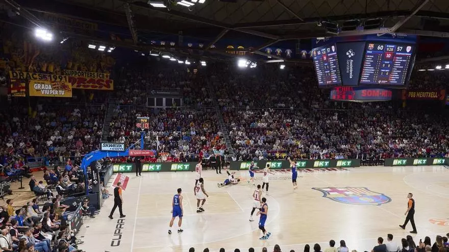 La victoria del equipo de baloncesto y la derrota del hockey ponen en un aprieto la logística del Palau Blaugrana