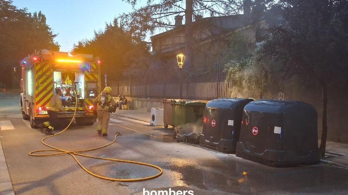Contenidor cremat a Puigcerdà a l avinguda Pons i Gasch