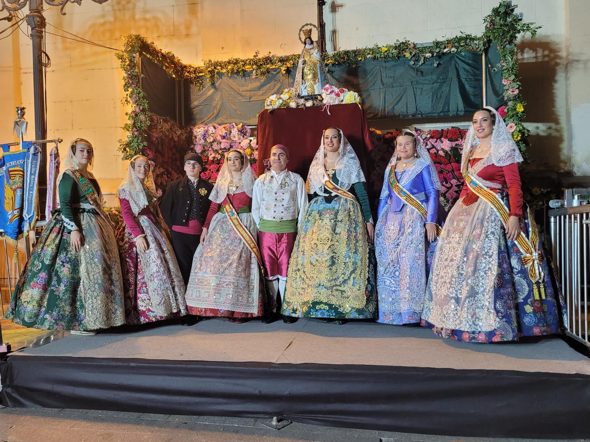 Las seis comisiones de Riba-roja de Túria celebran la Ofrenda a la Mare de Déu dels Desamparats