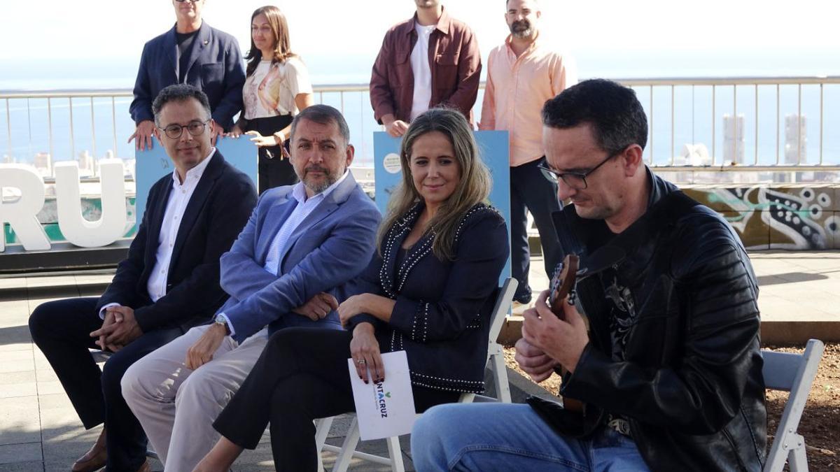 Presentación, en el Mirador de Vistabella, de la iniciativa Disfruta los distritos.