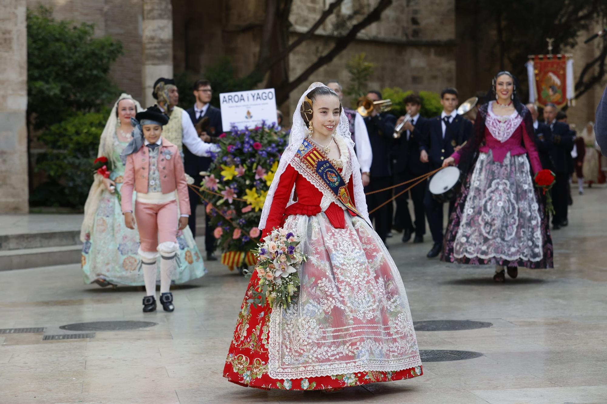 Ofrenda 2023 | Falleras Mayores e Infantiles de comisiones del 17 de Marzo (I)